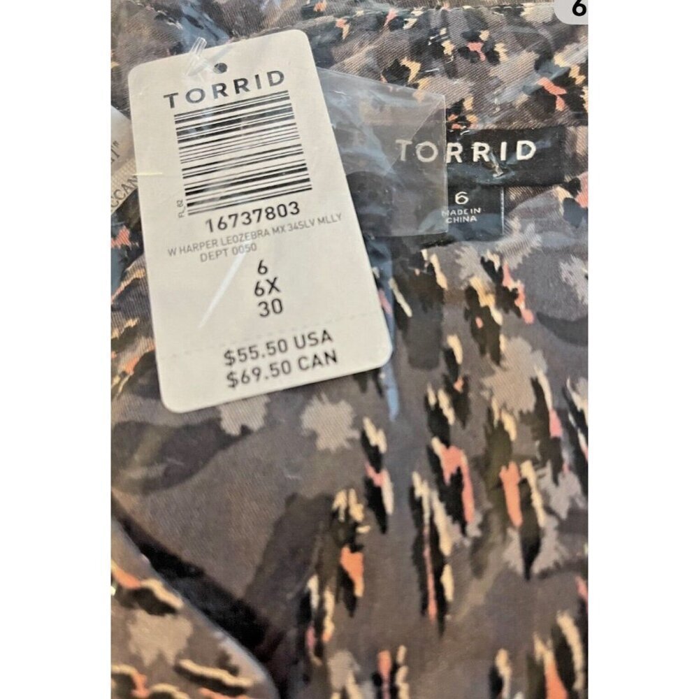 Torrid +6 Gray/Pink Split Button Neck Leopard & Z… - image 6